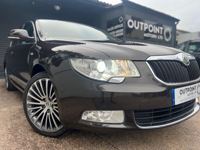 SKODA SUPERB 2.0 TDI Laurin & Klement DSG Euro 5 5dr 2012