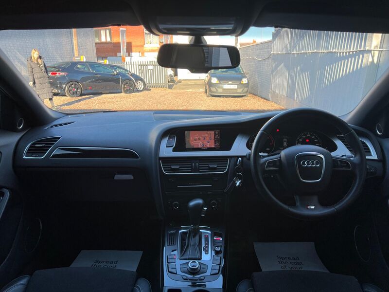 AUDI A4 AVANT 2.0 TDI Black Edition Multitronic Euro 5 5dr 2011