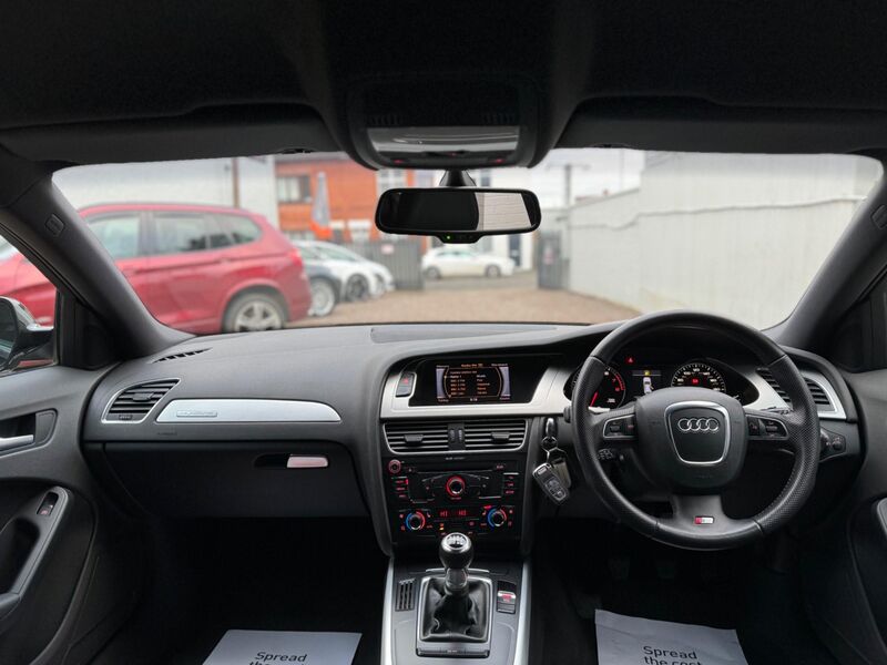 AUDI A4 AVANT 3.2 FSI V6 Executive S line quattro Euro 4 5dr 2011