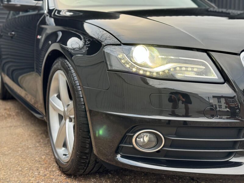 AUDI A4 AVANT 3.2 FSI V6 Executive S line quattro Euro 4 5dr 2011