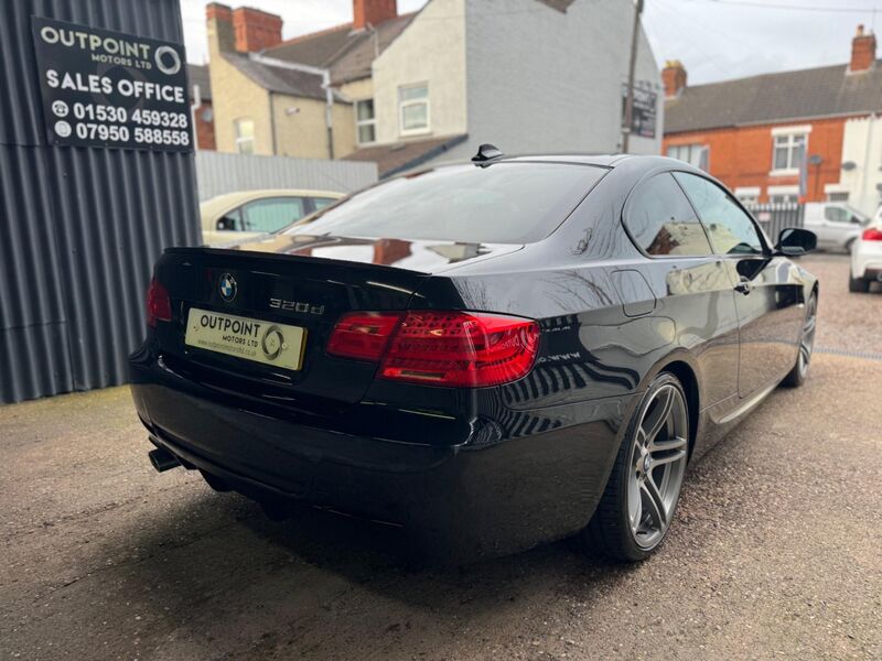 BMW 3 SERIES 2.0 320d Sport Plus Edition Steptronic Euro 5 2dr 2012