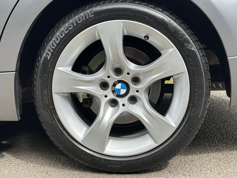 BMW 3 SERIES 2.0 320d Exclusive Edition Steptronic Euro 5 4dr 2011