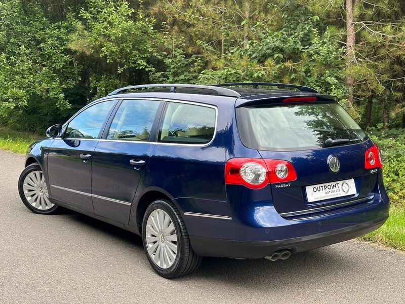 VOLKSWAGEN PASSAT 2.0 TDI Highline Plus DSG Euro 5 5dr 2010