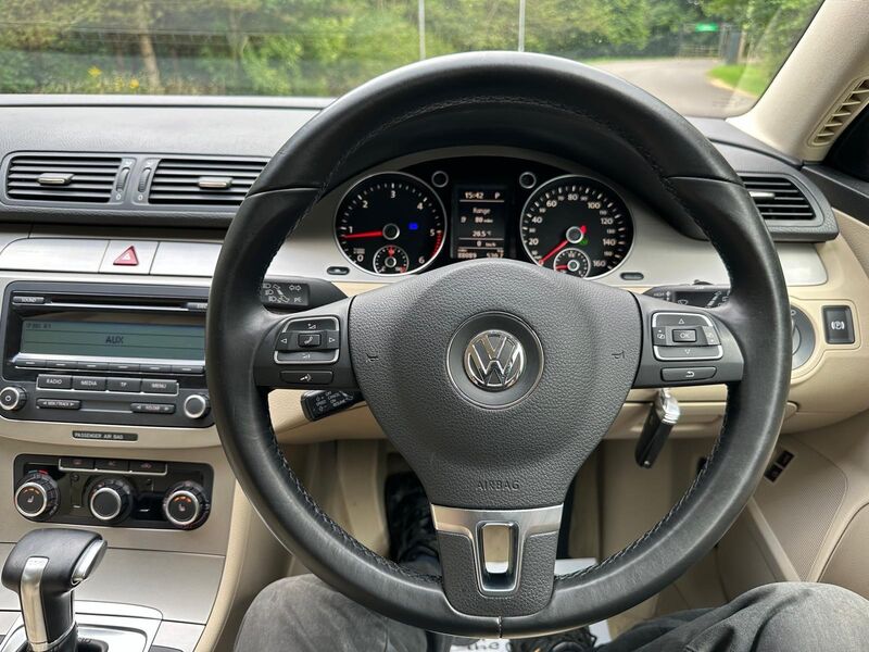 VOLKSWAGEN PASSAT 2.0 TDI Highline Plus DSG Euro 5 5dr 2010