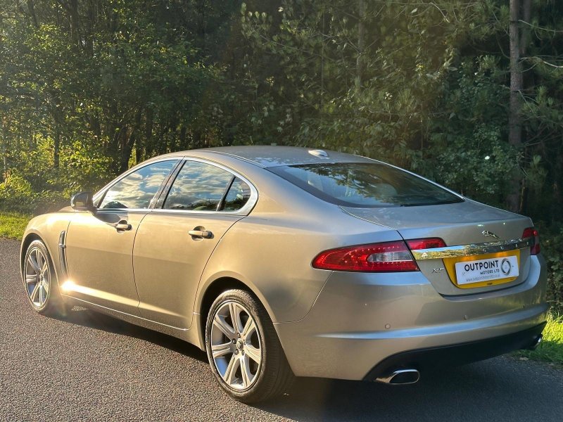 JAGUAR XF 3.0d V6 Luxury Auto Euro 5 4dr 2011