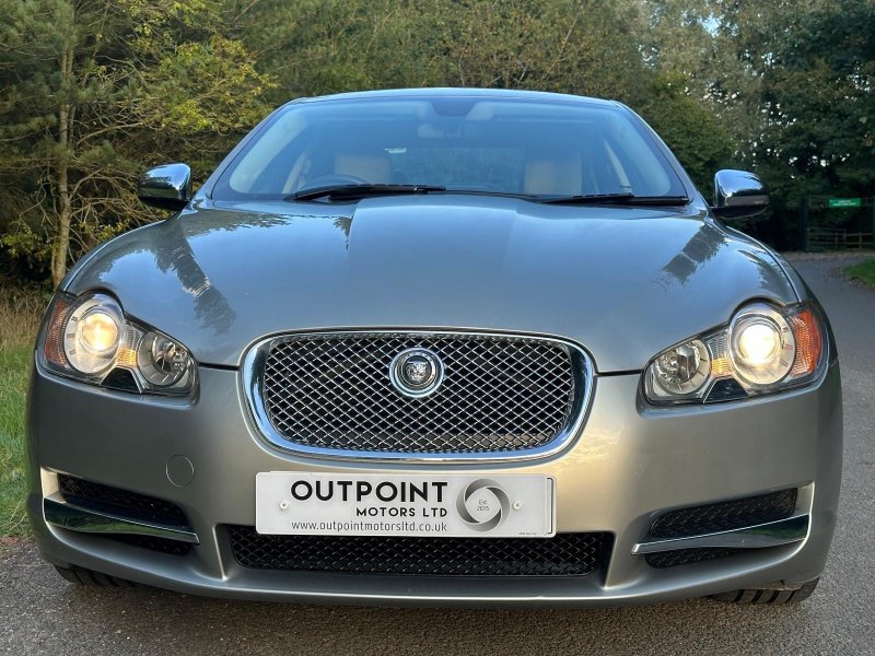 JAGUAR XF 3.0d V6 Luxury Auto Euro 5 4dr 2011