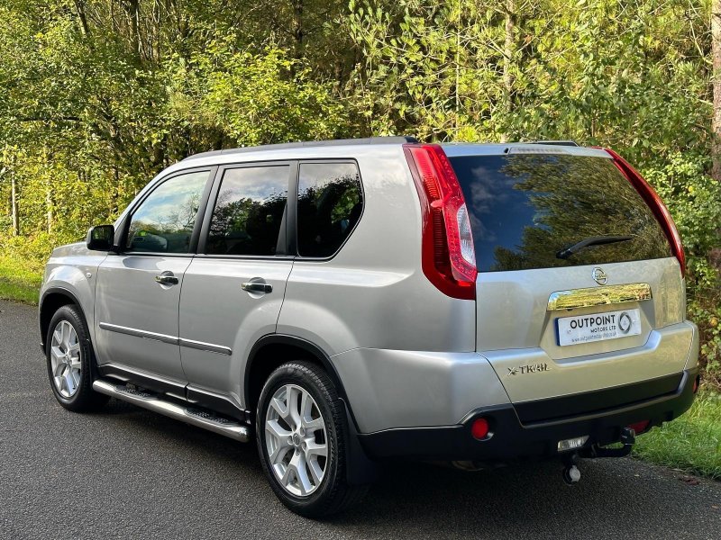 NISSAN X-TRAIL 2.0 dCi Tekna 4WD Euro 5 5dr 2010