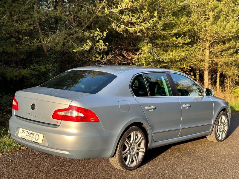 SKODA SUPERB 2.0 TDI Elegance DSG Euro 5 5dr 2013