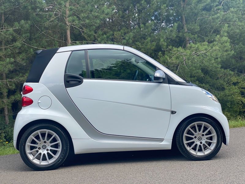 SMART FORTWO 1.0 MHD Passion Cabriolet Softouch 2dr 2011