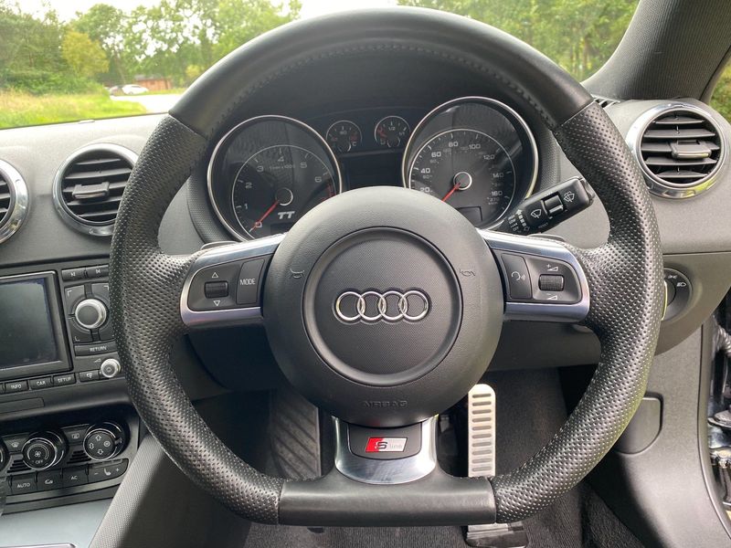 AUDI TT 3.2 TFSI S line Special Edition S Tronic 2dr 2010