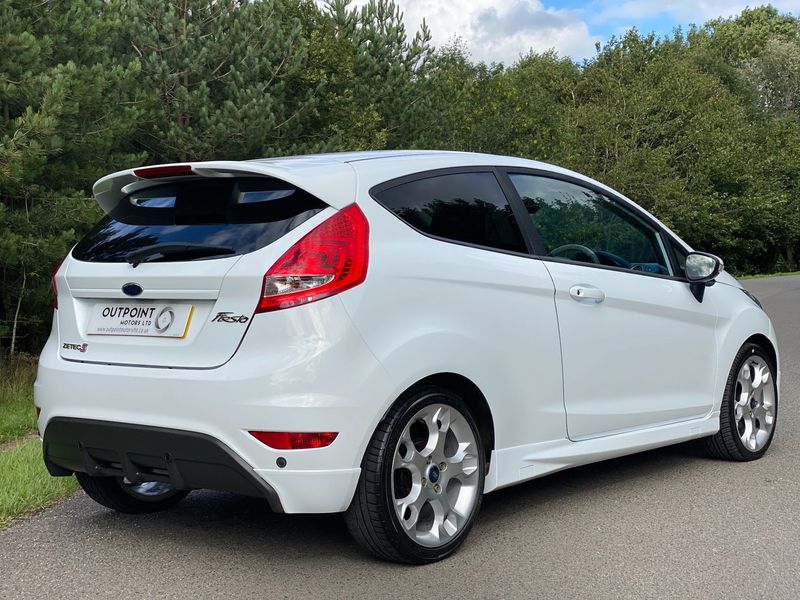 FORD FIESTA 1.6 Zetec S 3dr 2009