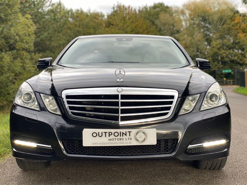 MERCEDES-BENZ E CLASS 3.5 E350 CGI BlueEFFICIENCY Avantgarde G-Tronic 4dr 2011