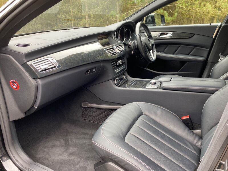 MERCEDES-BENZ CLS 3.0 CLS350 BlueEFFICIENCY AMG Sport 7G-Tronic Plus 4dr 2013