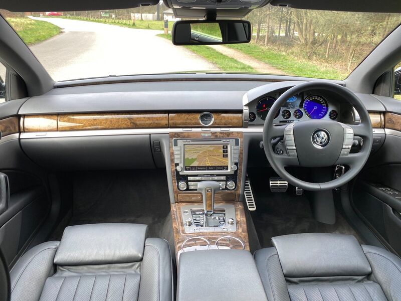 VOLKSWAGEN PHAETON 3.0 TDI V6 4MOTION 4dr 2011