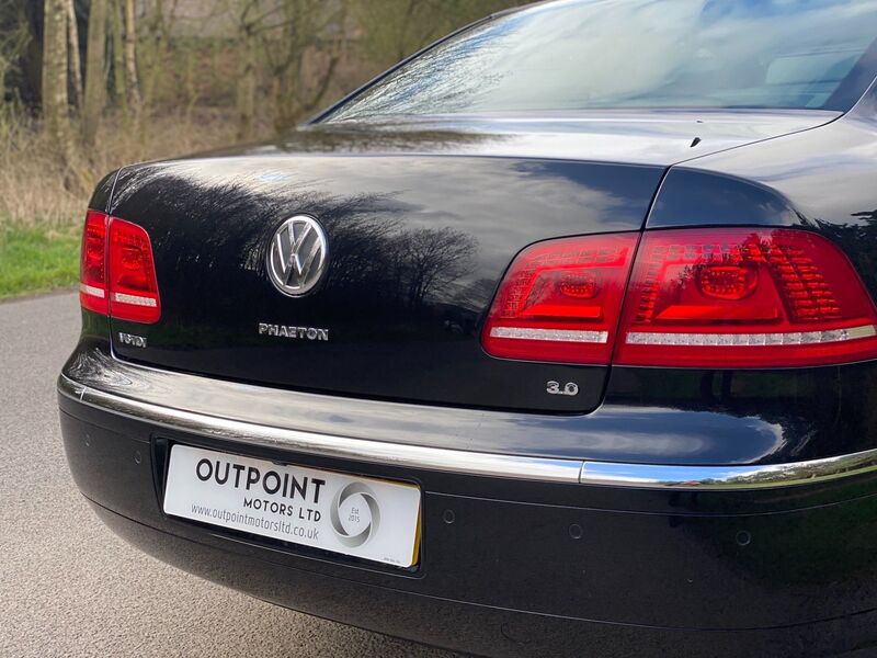 VOLKSWAGEN PHAETON 3.0 TDI V6 4MOTION 4dr 2011