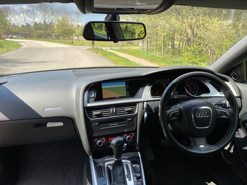 AUDI A5 3.0 TDI S line S Tronic quattro 2dr 2010