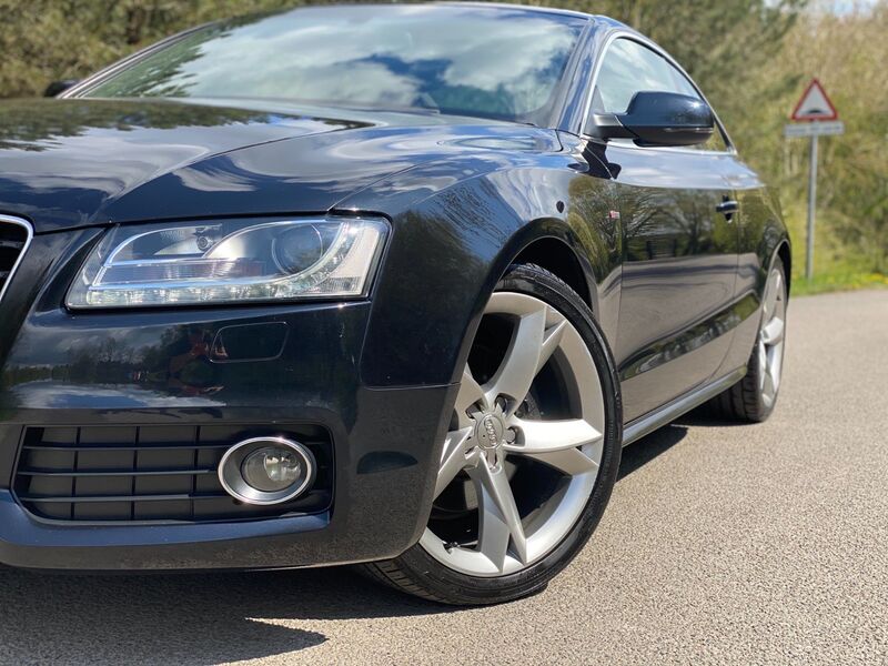 AUDI A5 3.0 TDI S line S Tronic quattro 2dr 2010