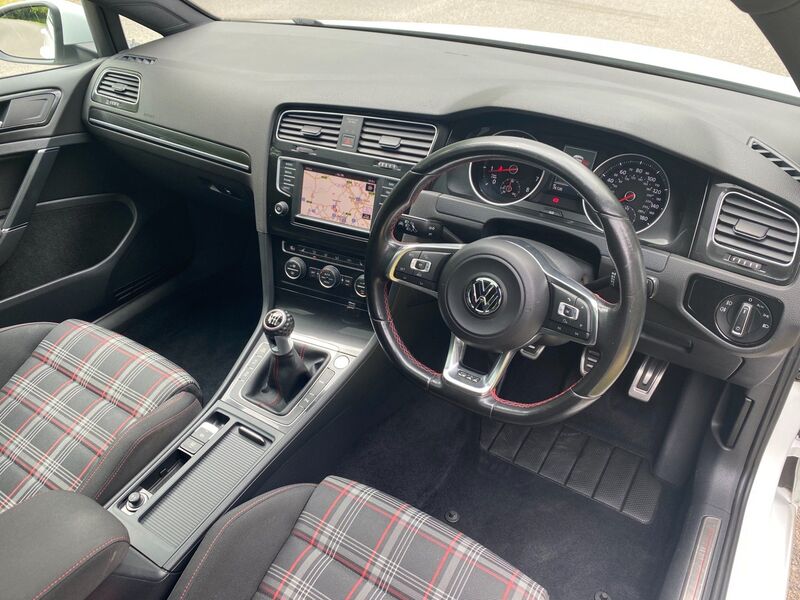 VOLKSWAGEN GOLF 2.0 TSI BlueMotion Tech GTI Performance pack ss 5dr 2015