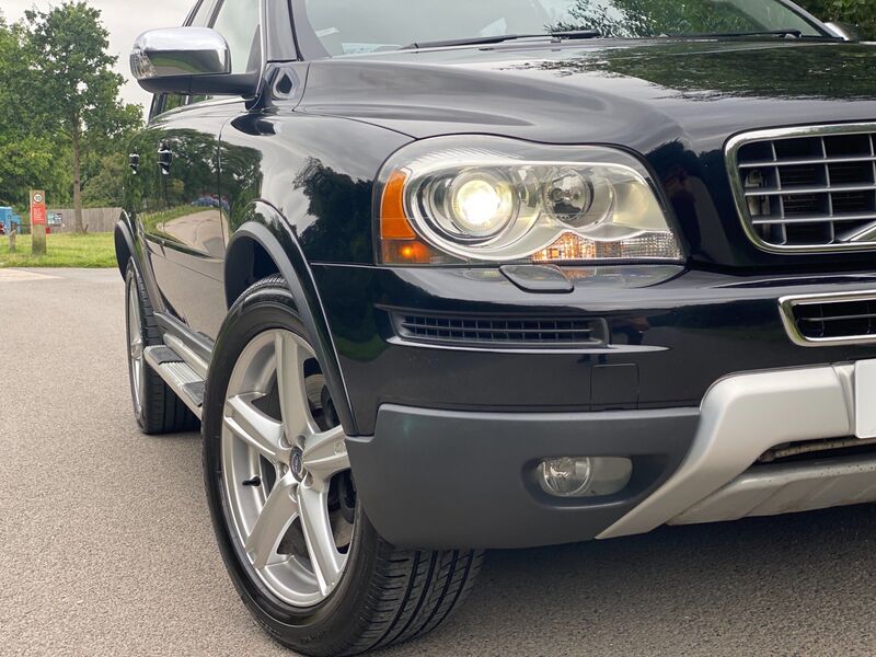 VOLVO XC90 2.4 D5 R-Design SE Geartronic AWD 5dr 2010