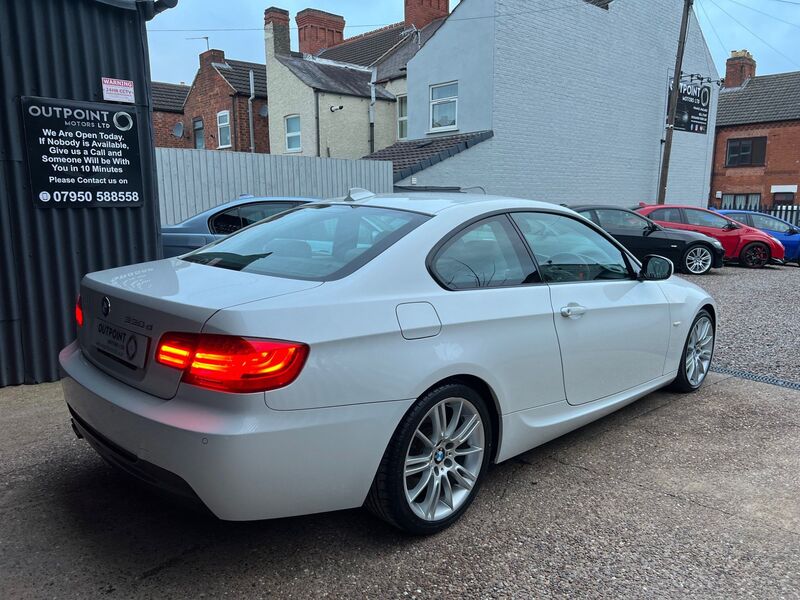 BMW 3 SERIES 3.0 330d M Sport 2dr 2011