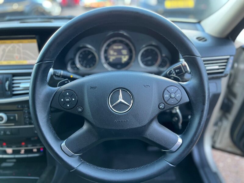 MERCEDES-BENZ E CLASS 3.0 E350 CDI Avantgarde Auto 4dr 2009