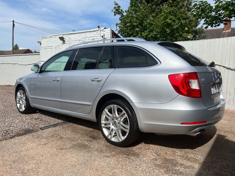 SKODA SUPERB 2.0 TDI Elegance DSG 5dr 2012