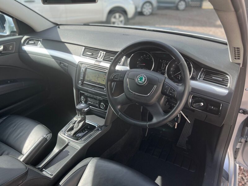 SKODA SUPERB 2.0 TDI Elegance DSG 5dr 2012