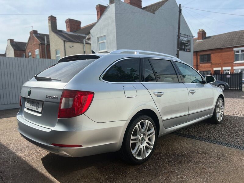 SKODA SUPERB 2.0 TDI Elegance DSG 5dr 2012