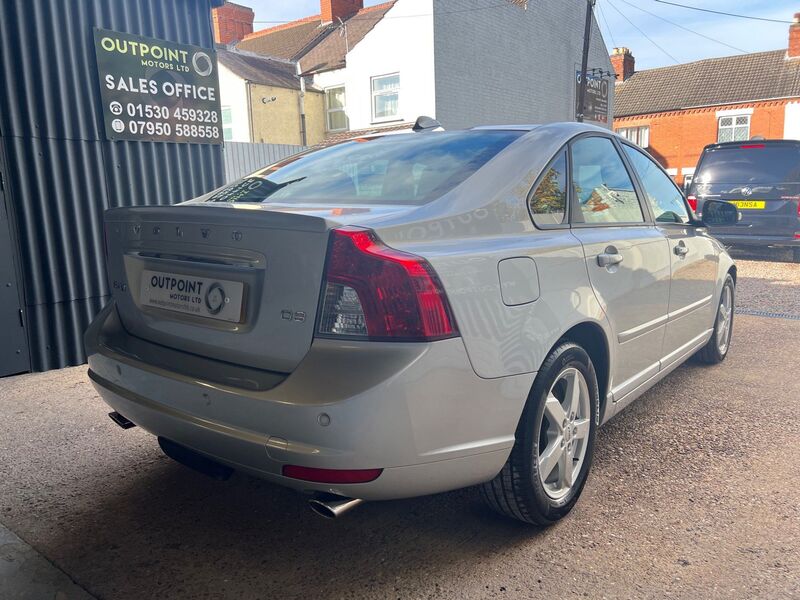 VOLVO S40 2.0 D3 SE Lux Euro 5 4dr 2011