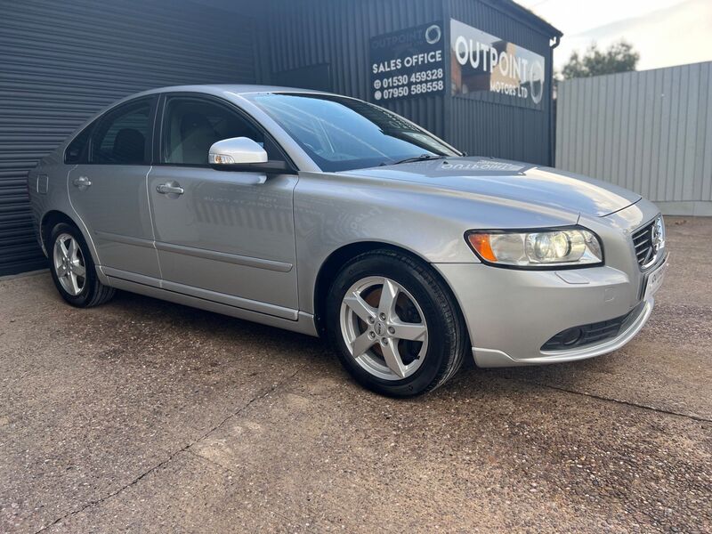 VOLVO S40 2.0 D3 SE Lux Euro 5 4dr 2011