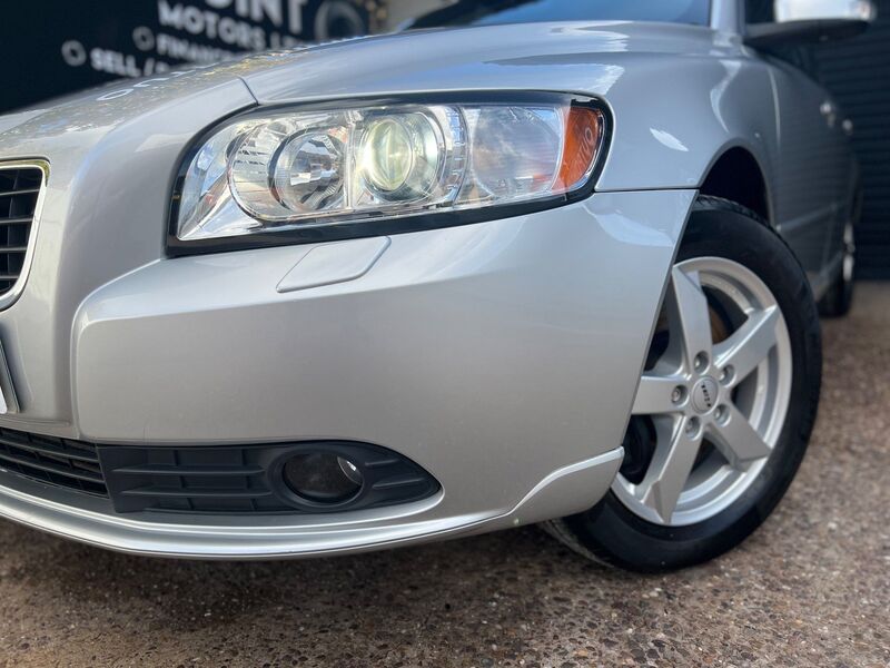 VOLVO S40 2.0 D3 SE Lux Euro 5 4dr 2011