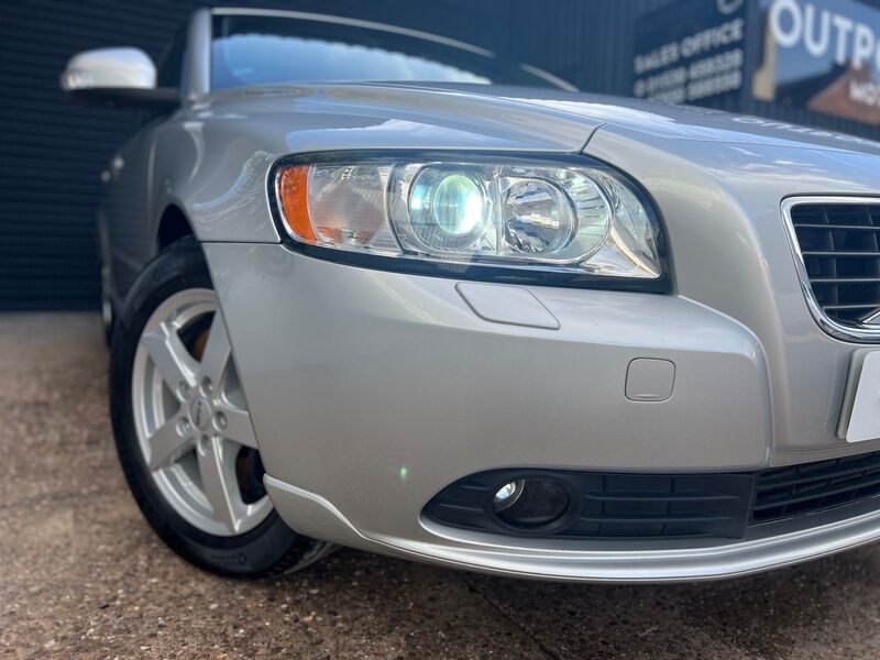 VOLVO S40 2.0 D3 SE Lux Euro 5 4dr 2011