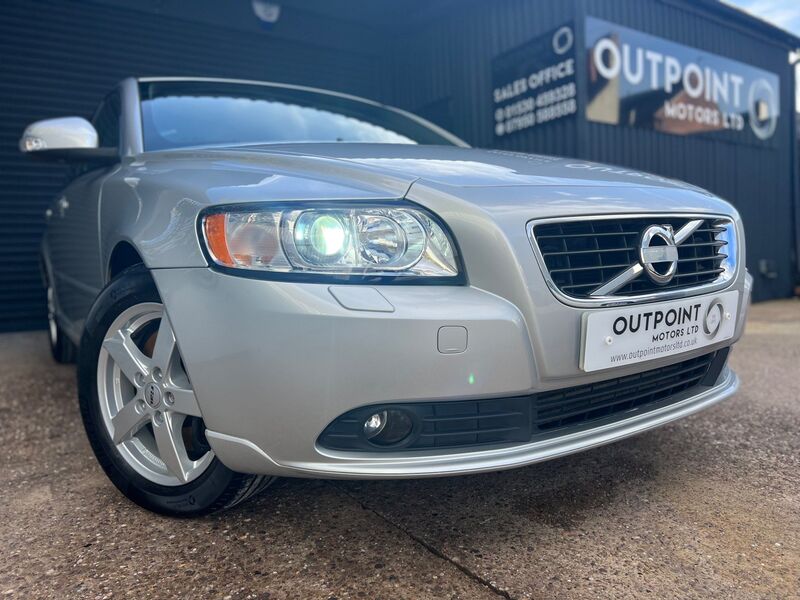 VOLVO S40 2.0 D3 SE Lux Euro 5 4dr 2011