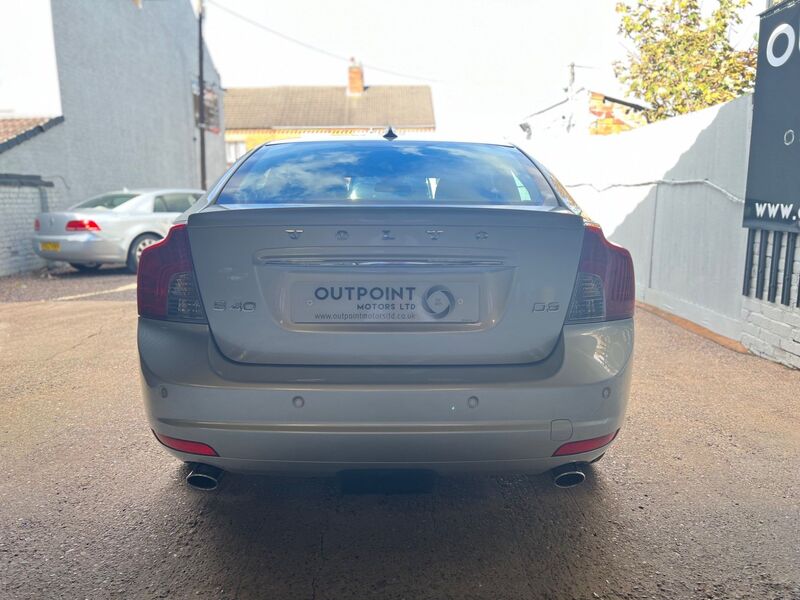 VOLVO S40 2.0 D3 SE Lux Euro 5 4dr 2011