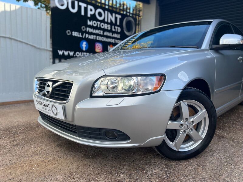 VOLVO S40 2.0 D3 SE Lux Euro 5 4dr 2011