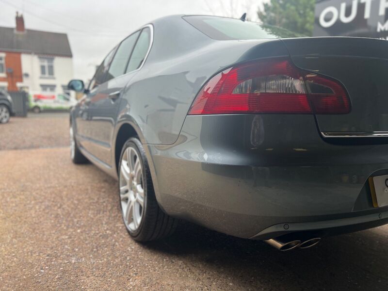 SKODA SUPERB 2.0 TDI Elegance Euro 5 5dr 2012