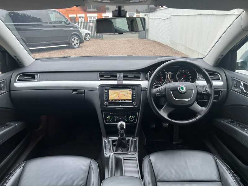 SKODA SUPERB 2.0 TDI Elegance Euro 5 5dr 2012