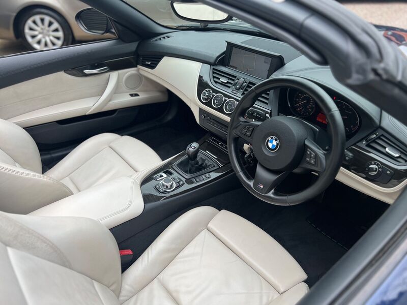 BMW Z4 2.5 23i M Sport sDrive Euro 5 2dr 2011