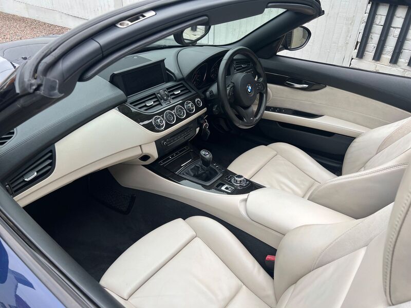 BMW Z4 2.5 23i M Sport sDrive Euro 5 2dr 2011