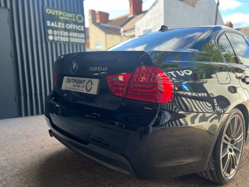 BMW 3 SERIES 2.0 320d Sport Plus Edition Euro 5 (s/s) 4dr 2011