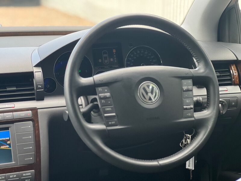 VOLKSWAGEN PHAETON 3.0 TDI V6 4MOTION 4dr 2009