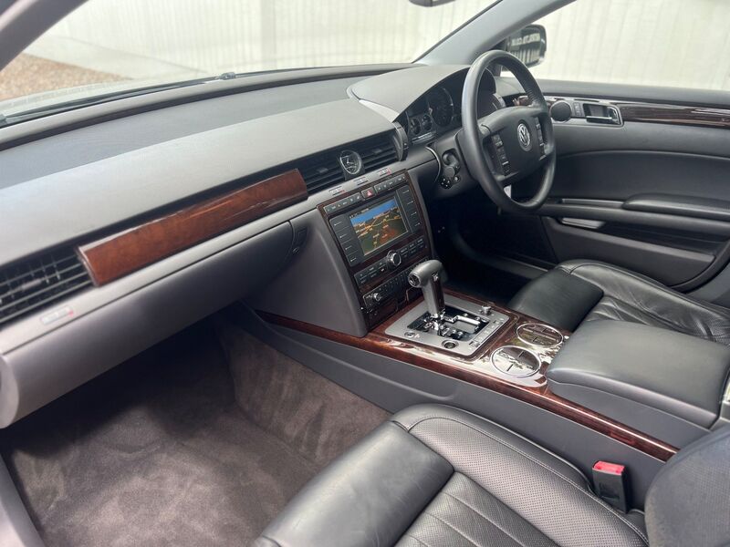 VOLKSWAGEN PHAETON 3.0 TDI V6 4MOTION 4dr 2009