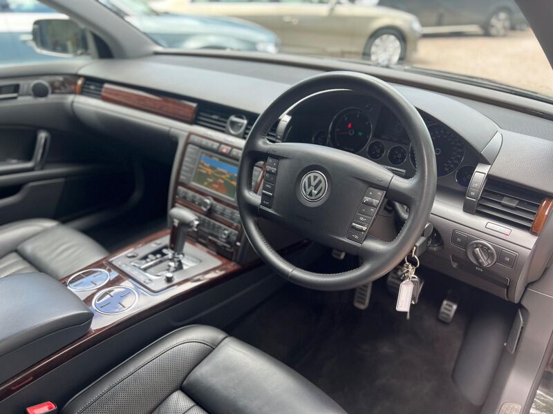 VOLKSWAGEN PHAETON 3.0 TDI V6 4MOTION 4dr 2009