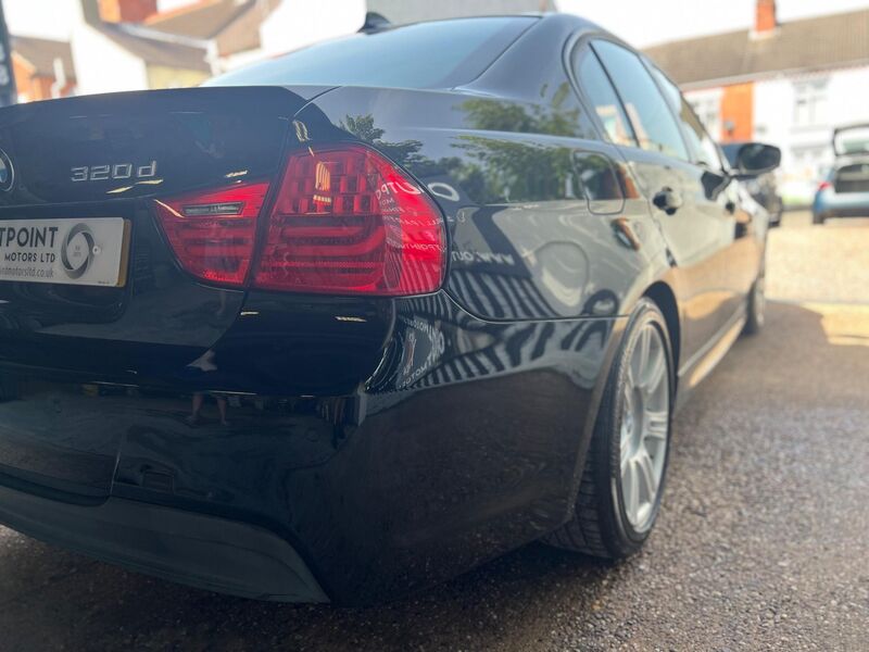 BMW 3 SERIES 2.0 320d M Sport Steptronic Euro 5 4dr 2011