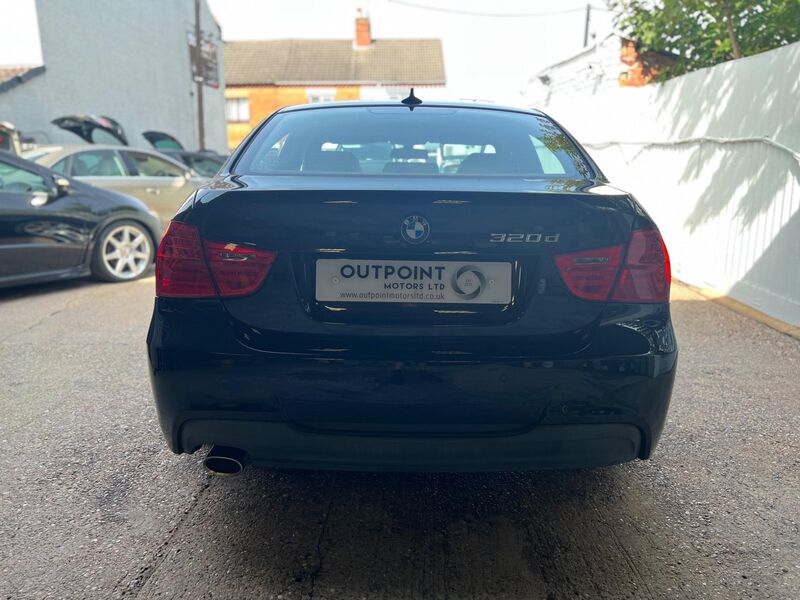 BMW 3 SERIES 2.0 320d M Sport Steptronic Euro 5 4dr 2011